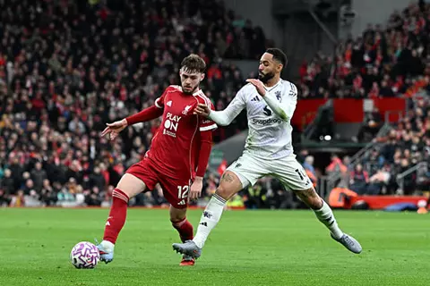 دقيقة بدقيقة.. ليفربول 0-1 مانشستر يونايتد.. القائم يتصدى (فيديو)
